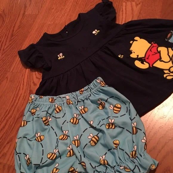 🆕🎀Winnie the Pooh outfit 🎀 - Picture 2 of 3